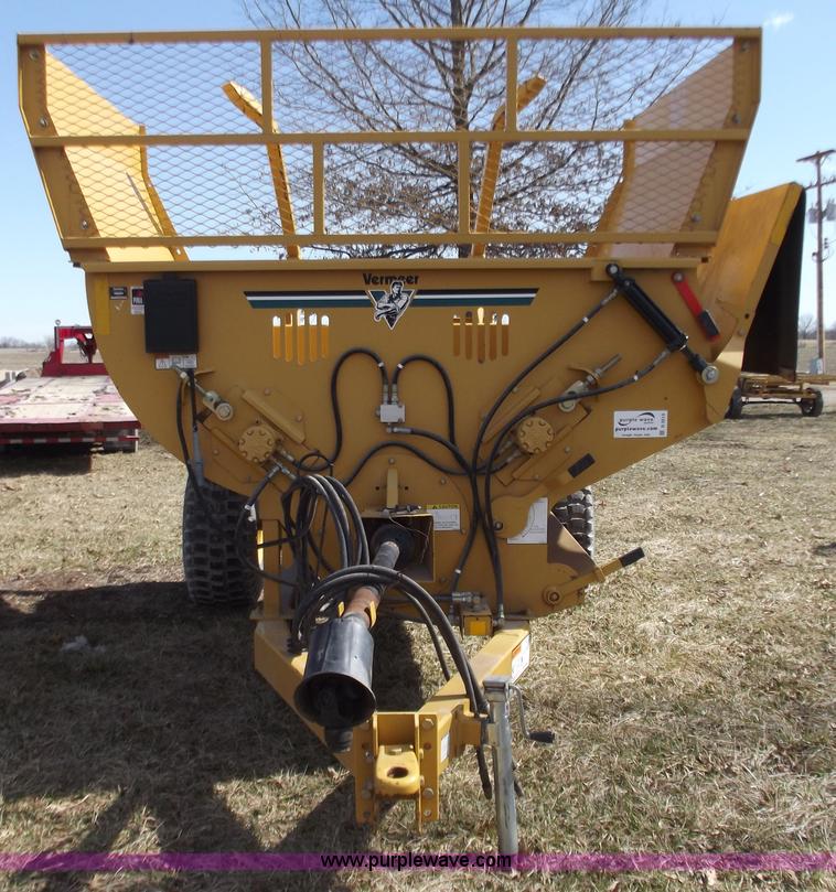 image for item D3513 Vermeer BP7000 bale processor