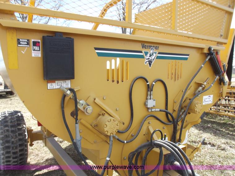 image for item D3513 Vermeer BP7000 bale processor