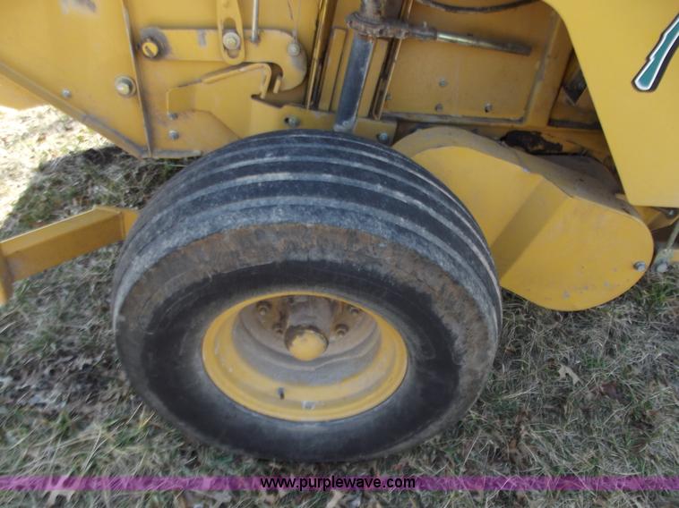 image for item D3516 Vermeer XL605 round baler