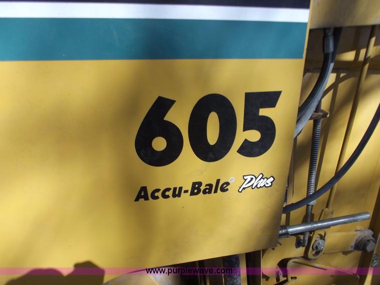 image for item D3516 Vermeer XL605 round baler