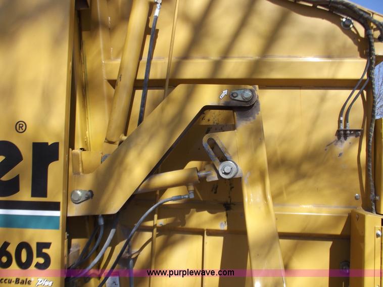 image for item D3516 Vermeer XL605 round baler