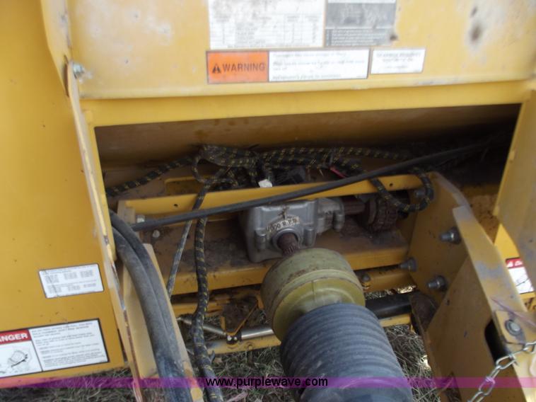 image for item D3516 Vermeer XL605 round baler