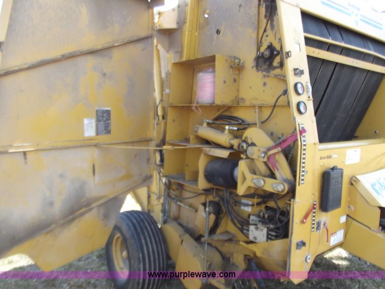 image for item D3516 Vermeer XL605 round baler