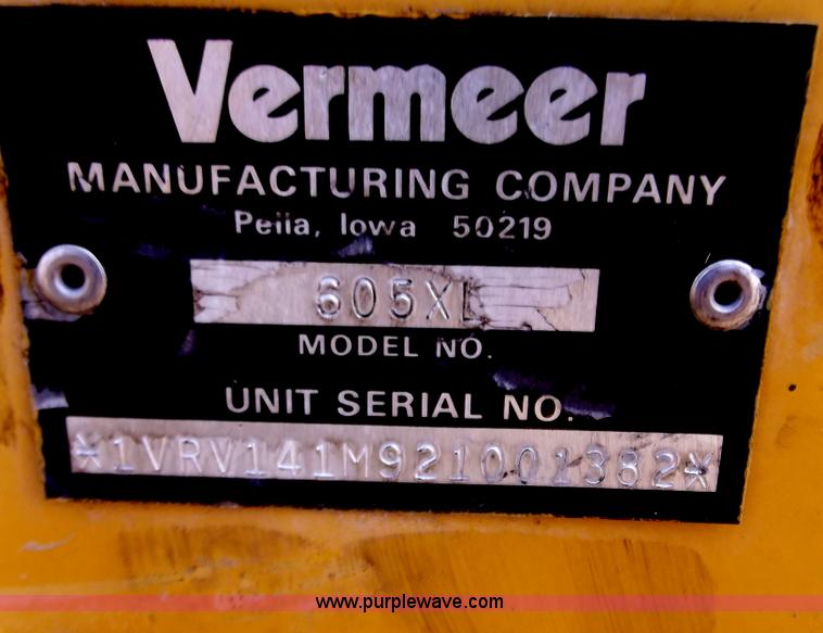 image for item D3516 Vermeer XL605 round baler