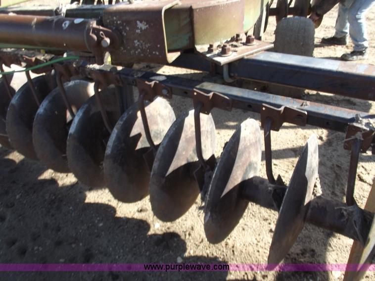 image for item D3544 John Deere 235 20' disk