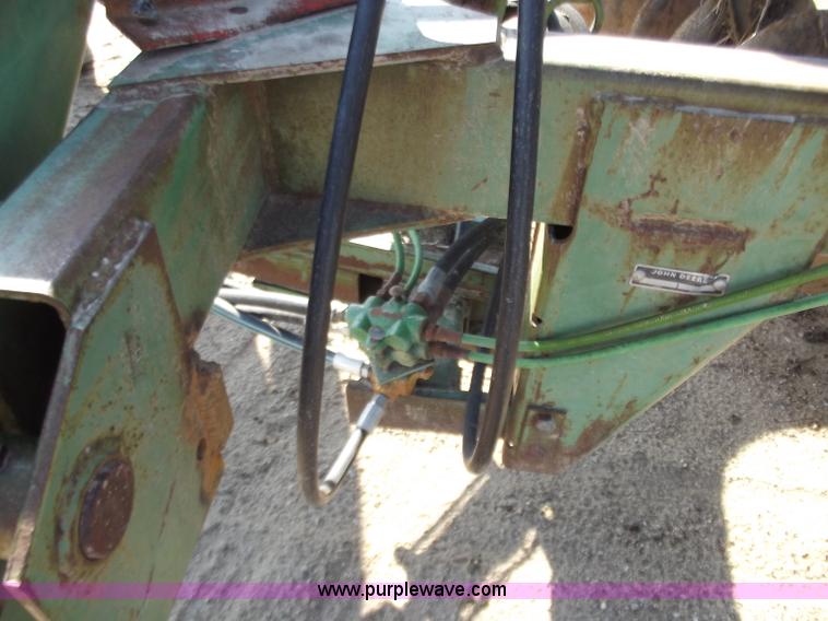 image for item D3544 John Deere 235 20' disk