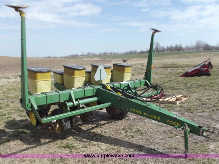 image for item D3576 John Deere P7000 four row planter