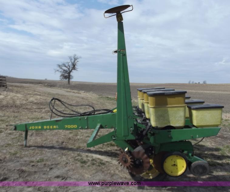 image for item D3576 John Deere P7000 four row planter