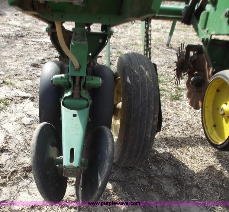 image for item D3576 John Deere P7000 four row planter