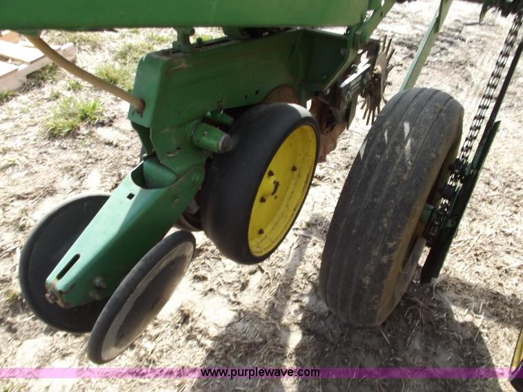 image for item D3576 John Deere P7000 four row planter