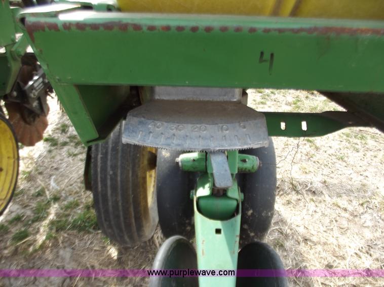 image for item D3576 John Deere P7000 four row planter