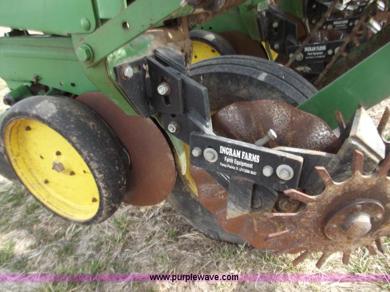 image for item D3576 John Deere P7000 four row planter