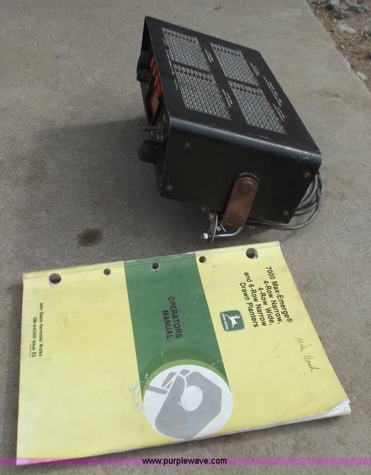 image for item D3576 John Deere P7000 four row planter