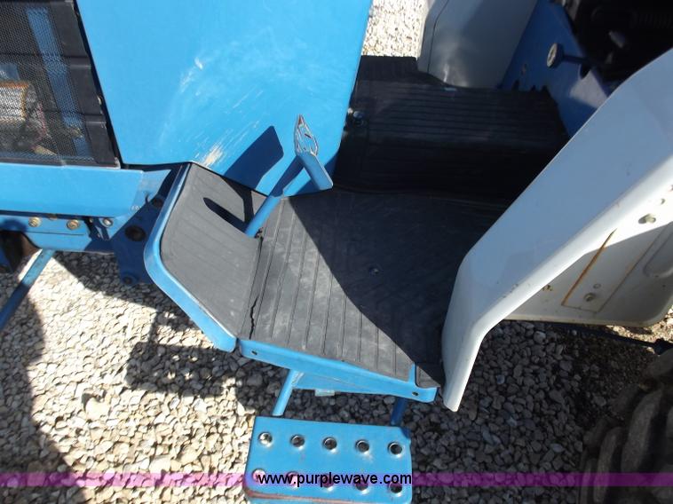 image for item D3617 2001 New Holland 2120 FWA tractor