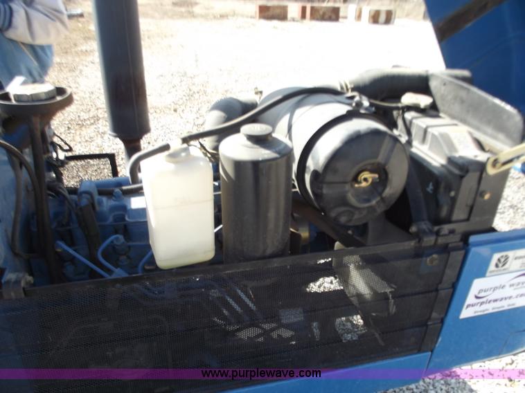 image for item D3617 2001 New Holland 2120 FWA tractor