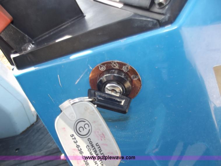 image for item D3617 2001 New Holland 2120 FWA tractor