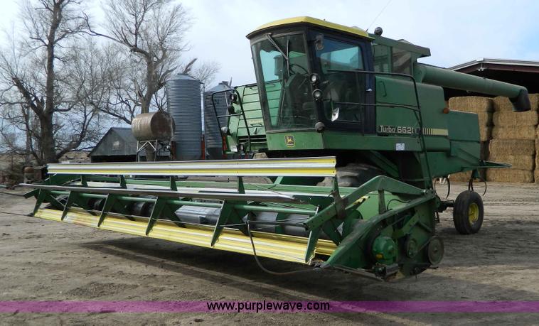 image for item D8847 1979 John Deere 6620 Turbo combine