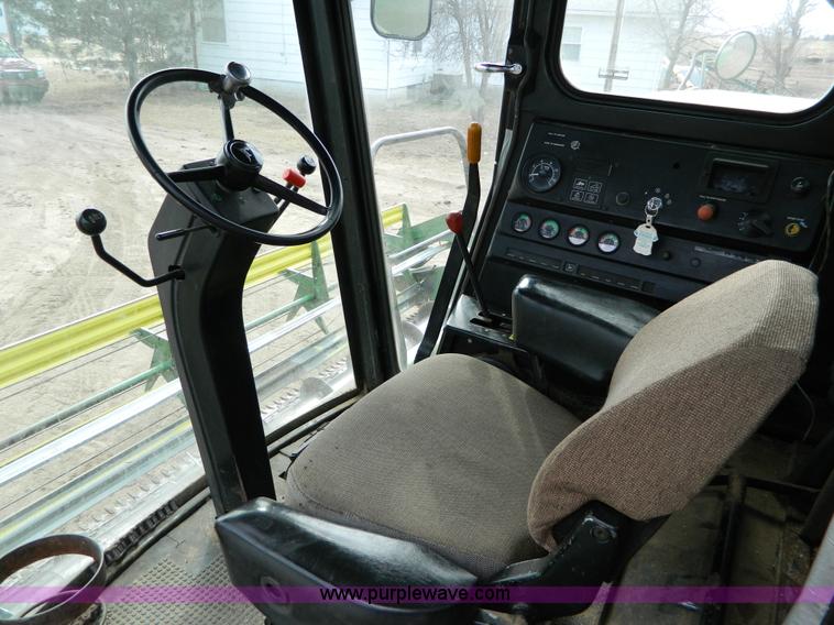 image for item D8847 1979 John Deere 6620 Turbo combine