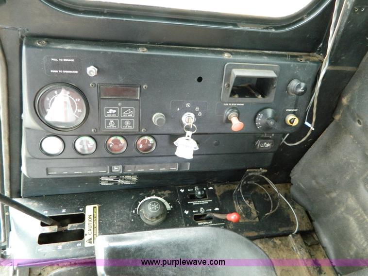 image for item D8847 1979 John Deere 6620 Turbo combine