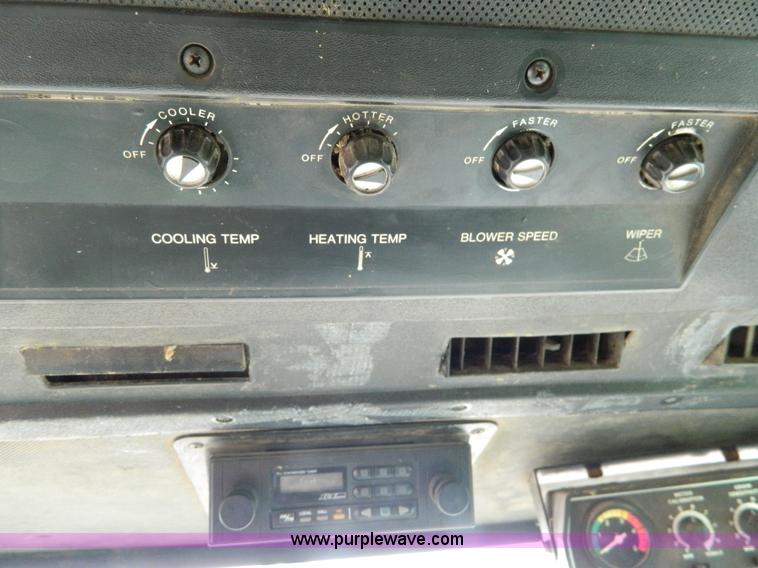 image for item D8847 1979 John Deere 6620 Turbo combine