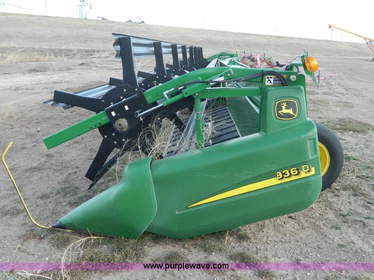 image for item D8867 John Deere 936 draper header