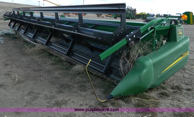 image for item D8867 John Deere 936 draper header