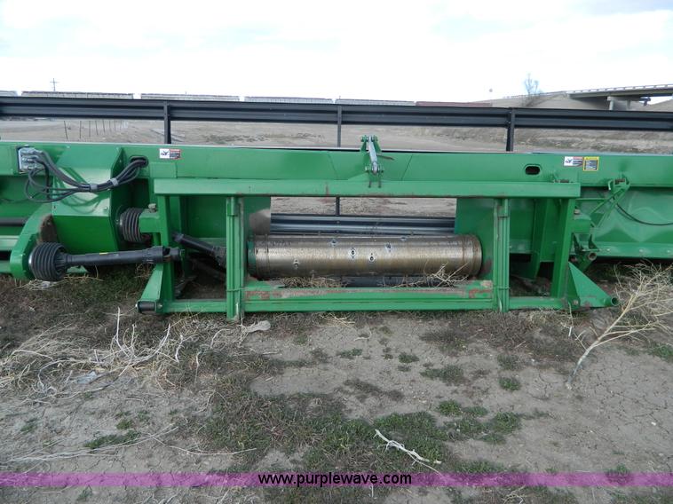 image for item D8867 John Deere 936 draper header