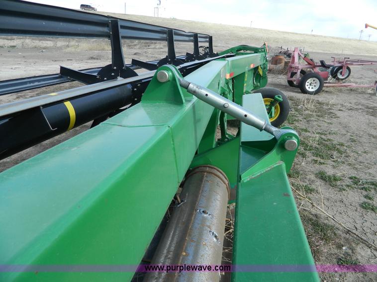 image for item D8867 John Deere 936 draper header