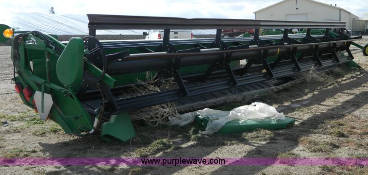 image for item D8867 John Deere 936 draper header
