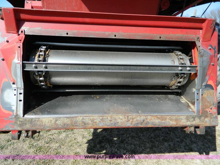 image for item D8907 1993 Case IH 1688 axial-flow combine