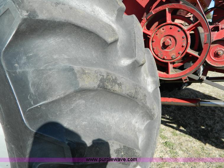 image for item D8907 1993 Case IH 1688 axial-flow combine