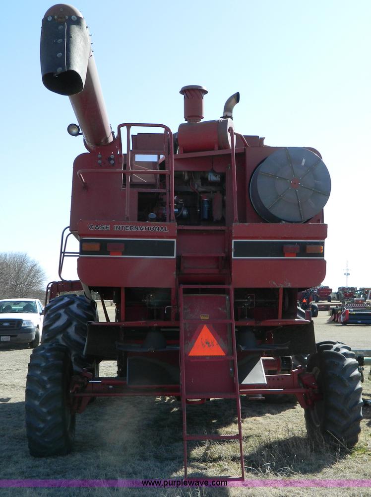 image for item D8907 1993 Case IH 1688 axial-flow combine
