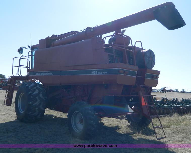 image for item D8907 1993 Case IH 1688 axial-flow combine