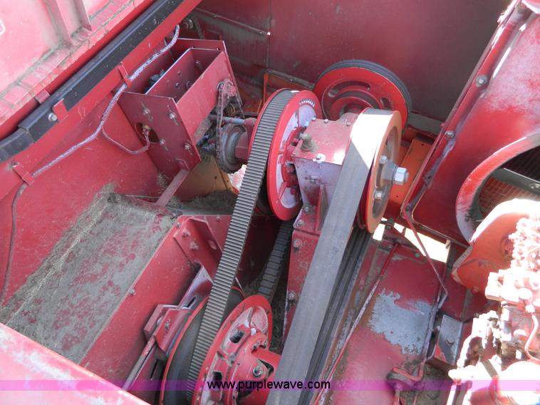 image for item D8907 1993 Case IH 1688 axial-flow combine