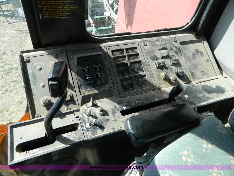 image for item D8907 1993 Case IH 1688 axial-flow combine