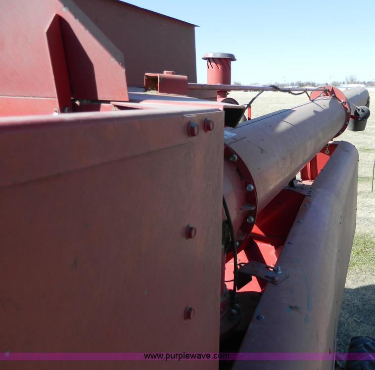 image for item D8907 1993 Case IH 1688 axial-flow combine