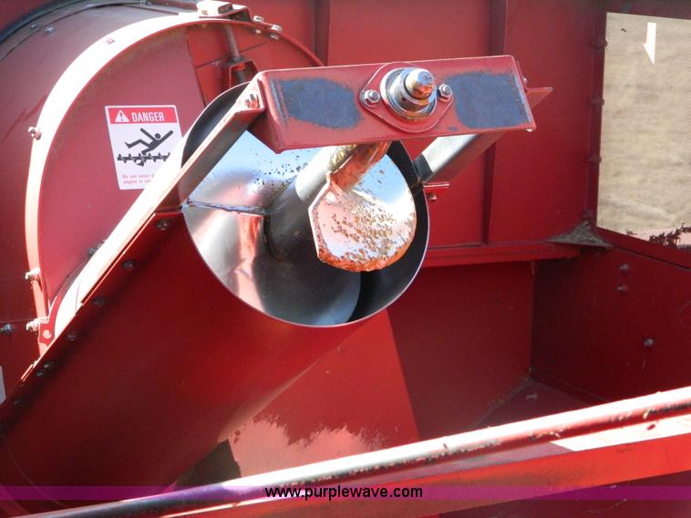 image for item D8907 1993 Case IH 1688 axial-flow combine