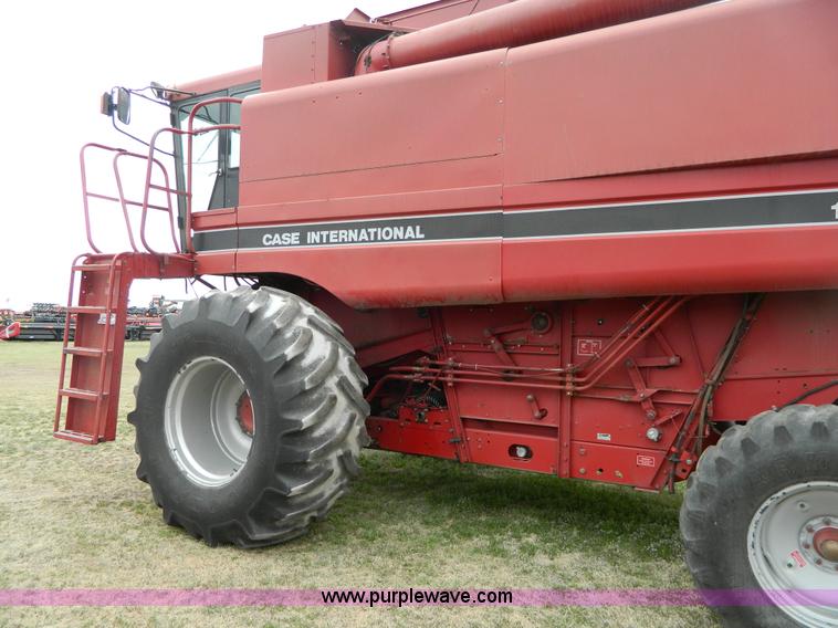 image for item D8907 1993 Case IH 1688 axial-flow combine