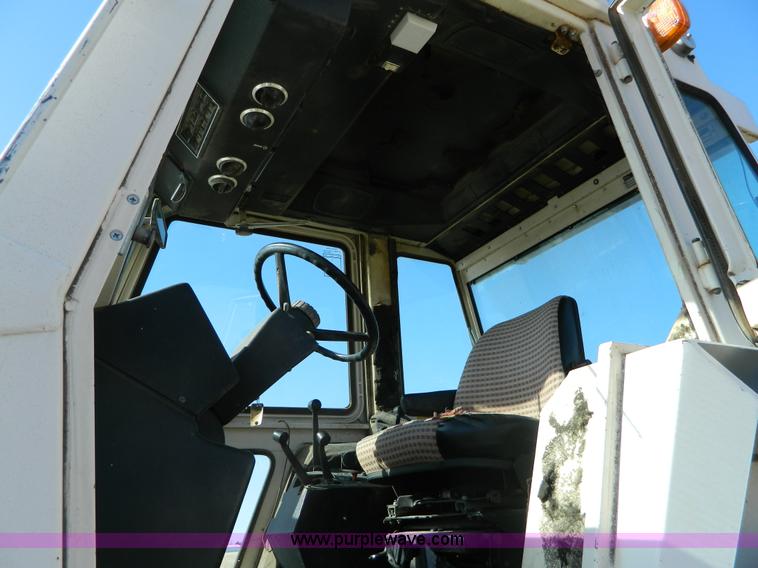 image for item D8910 1982 Case 2590 tractor