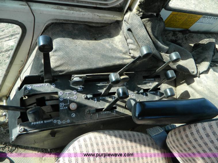 image for item D8910 1982 Case 2590 tractor