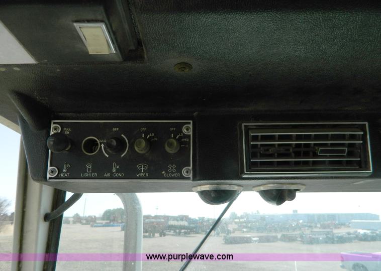 image for item D8910 1982 Case 2590 tractor