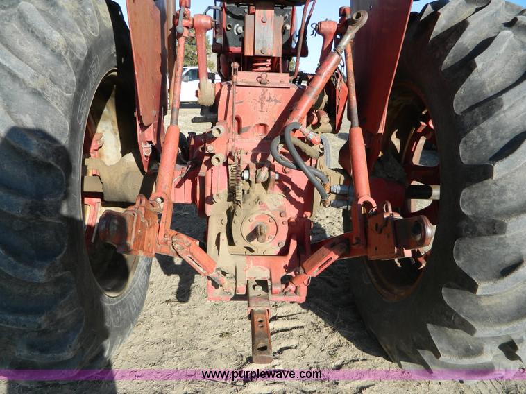 image for item D8912 International 544 tractor