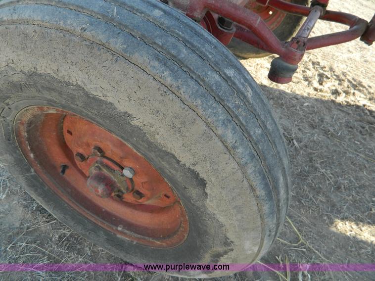 image for item D8912 International 544 tractor