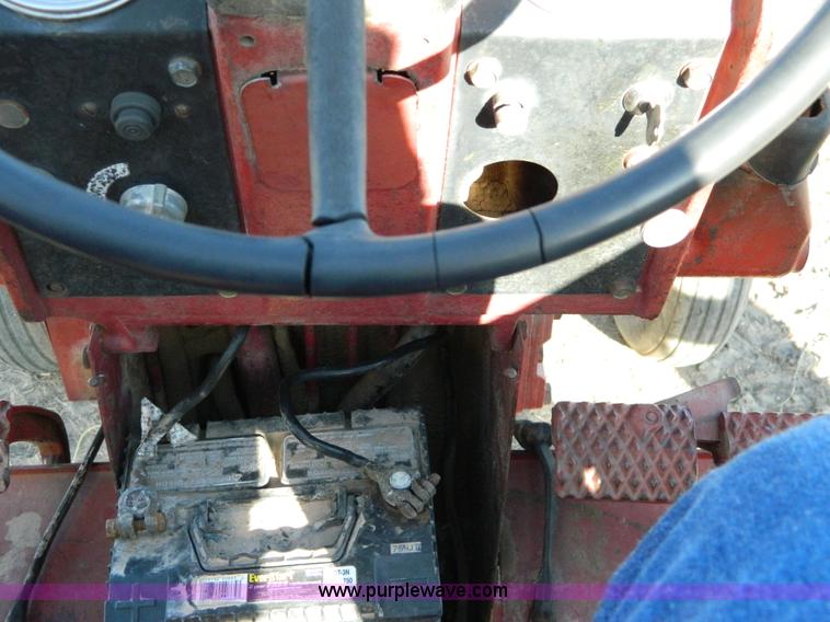 image for item D8912 International 544 tractor