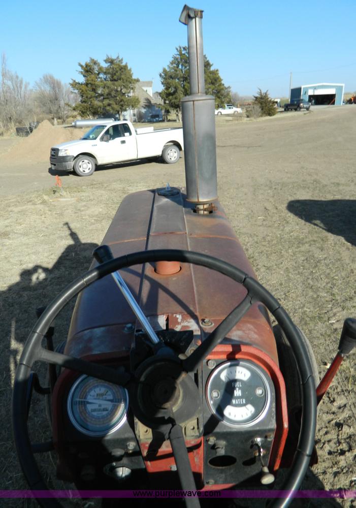 image for item D8912 International 544 tractor