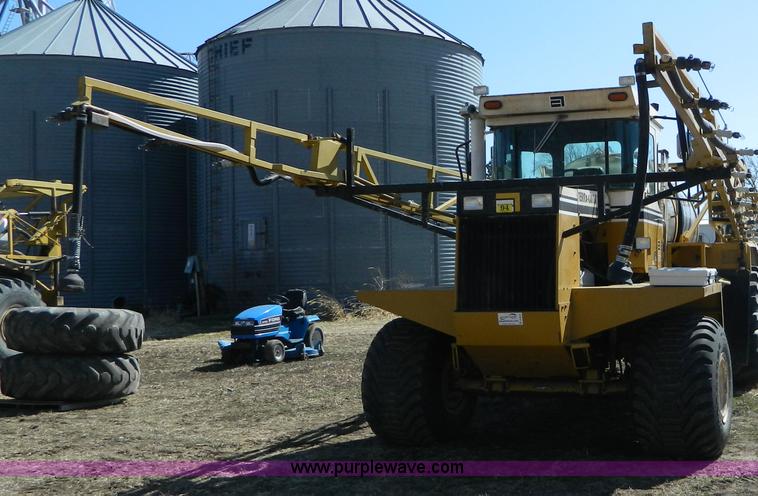 image for item D8914 1984 Terra Gator 1664 self propelled sprayer