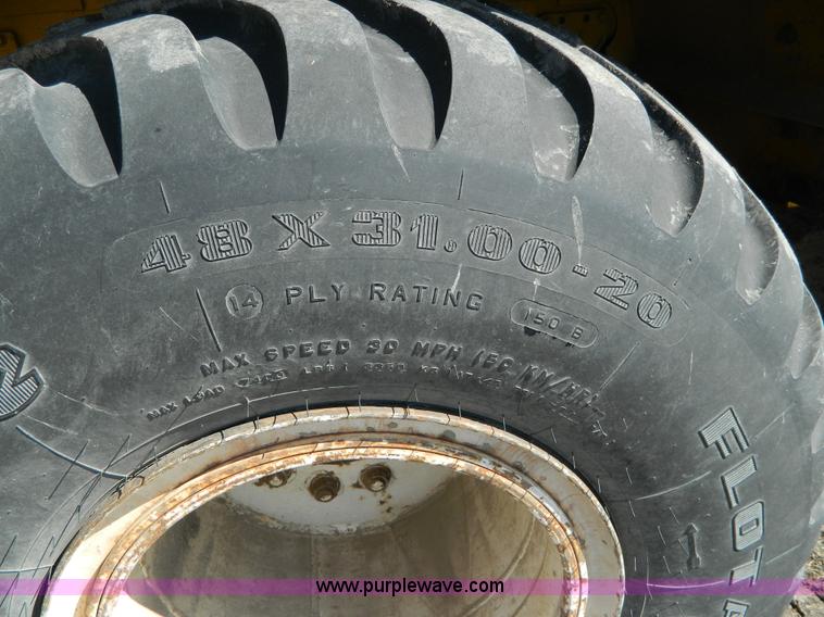 image for item D8914 1984 Terra Gator 1664 self propelled sprayer