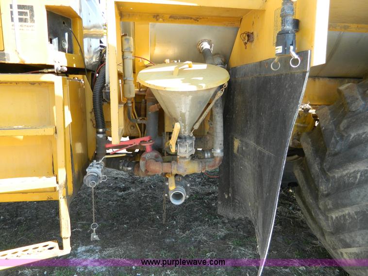 image for item D8914 1984 Terra Gator 1664 self propelled sprayer