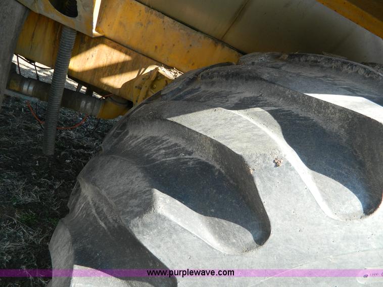 image for item D8914 1984 Terra Gator 1664 self propelled sprayer