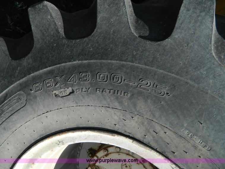 image for item D8914 1984 Terra Gator 1664 self propelled sprayer